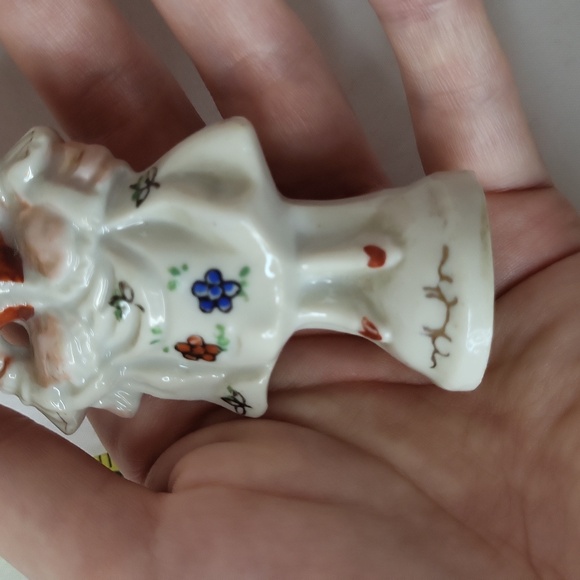 Vintage Victorian Woman Figurine Japan Porcelain Almost 4" - Picture 6 of 13